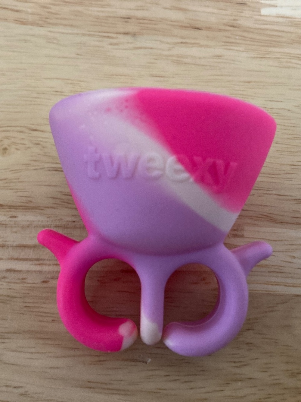 EUC Tweexy Nail Polish Holder